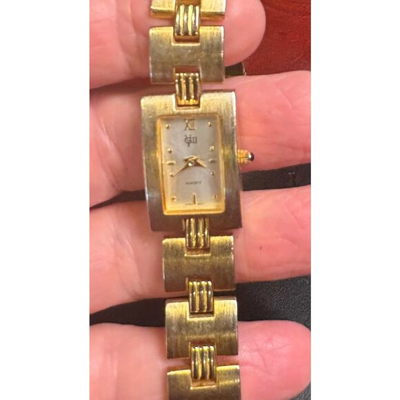 Sleek Gloria Vanderbilt II Ladies Two Tone Quartz Watch - Picture 1 of 4